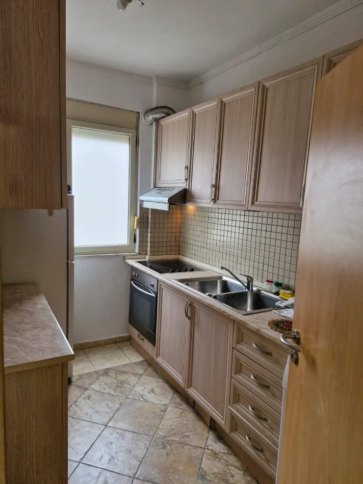 Tirane, jepet me qera apartament 2+1 Kati 5, 106 m² (rruga kosovareve)