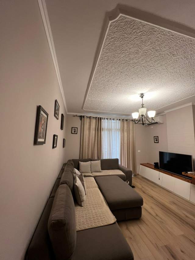 Tirane, jepet me qera apartament 1+1+BLK Kati 4, 88 m² 500 Euro (Komuna e parisit)