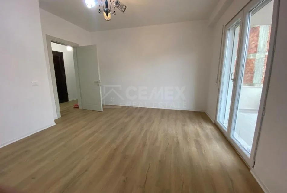 Tirane, jepet me qera apartament 2+1 Kati 4, 115 m² 500 € (Kopshti Botanik)