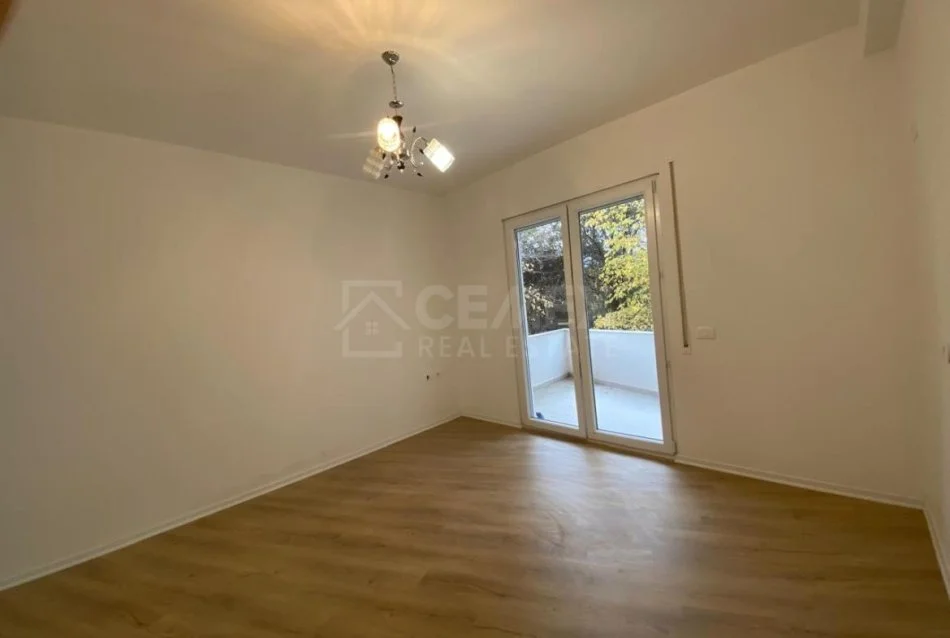 Tirane, jepet me qera apartament 2+1 Kati 4, 115 m² 500 € (Kopshti Botanik)