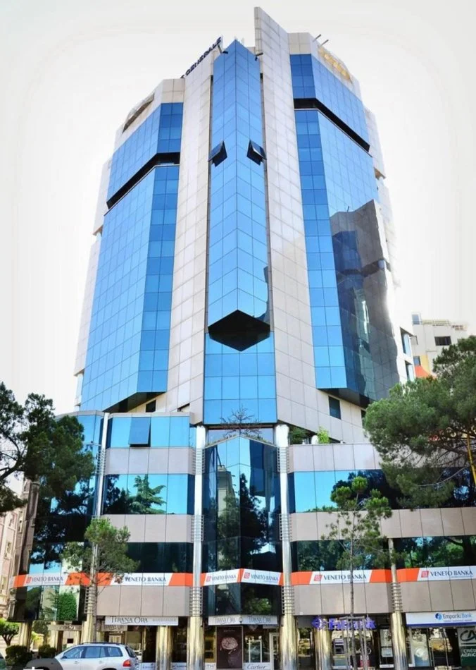 Tirane, jepet me qera zyre Kati 2, 32 m² 500 € (Kullat Binjake)