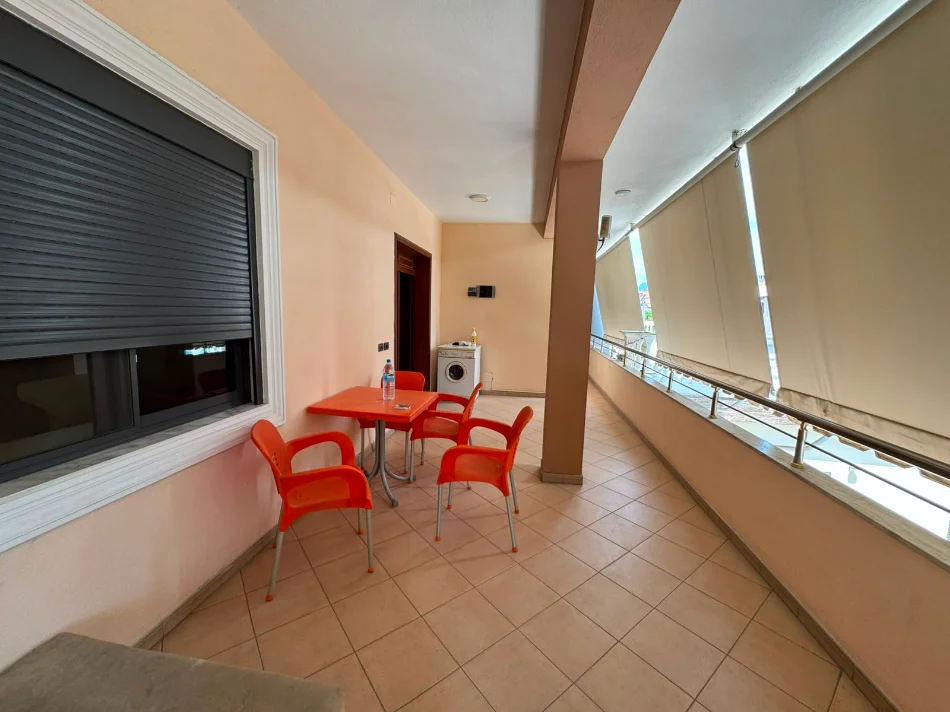 Tirane, jepet me qera apartament 2+1+Aneks+Ballkon Kati 2, 138 m² 500 € (ne rrugen Ram Sadria Tirane)