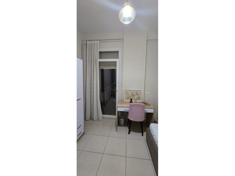 Tirane, jepet me qera apartament 2+1 Kati 2, 100 m² 900 € (Kopshti Zoologjik)