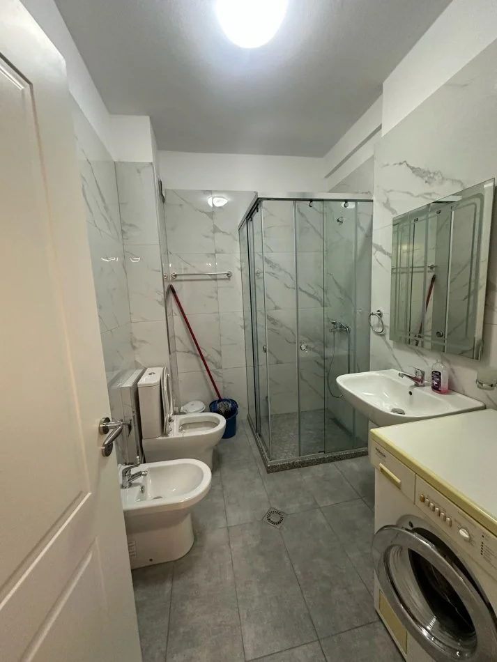 Tirane, jepet me qera apartament 2+1 Kati 2, 122 m² 900 € (KOPSHTI ZOOLOGJIK)