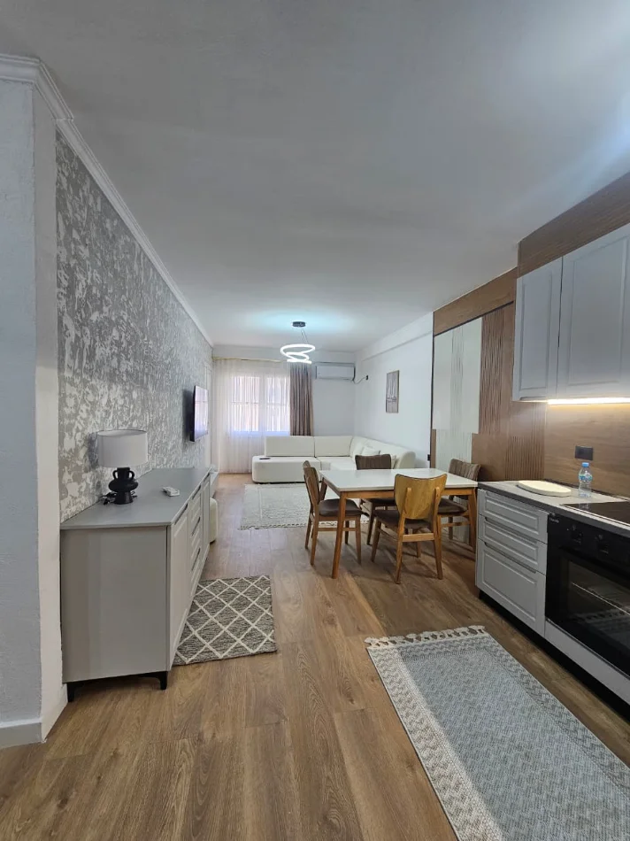 Tirane, shitet apartament 1+1+Ballkon Kati 5, 67 m² 121.000 € 
