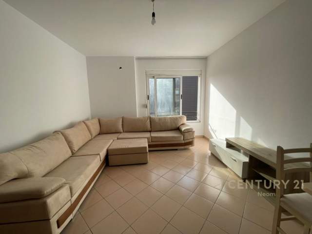 Tirane, jepet me qera apartament 1+1+BLK Kati 5, 77 m² 300 Euro (Don Bosko)