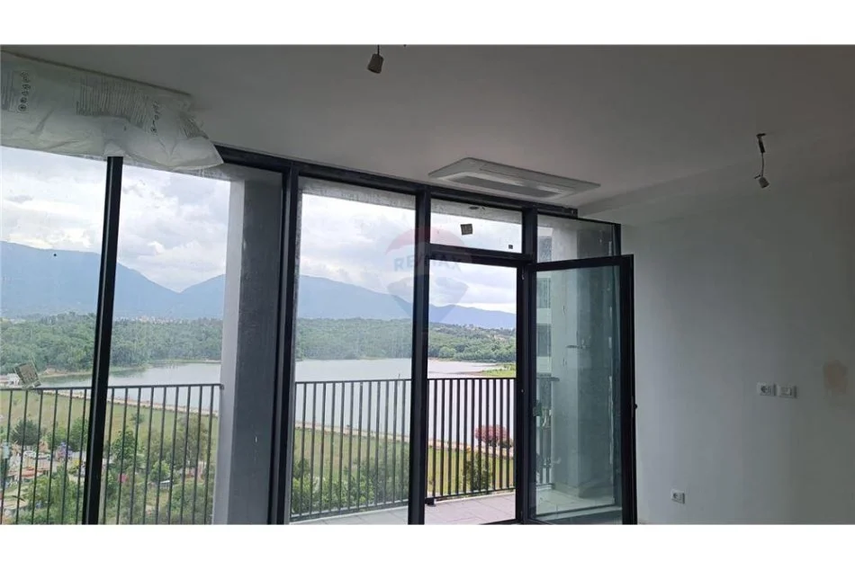 Tirane, jepet me qera zyre Kati 7, 124 m² 1.200 € (Liqeni Artificial)