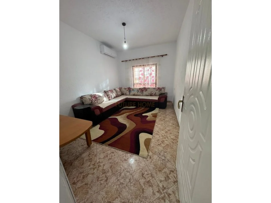 Tirane, jepet me qera apartament 3+1 Kati 7, 91 m² 480 € (LAPRAKE)