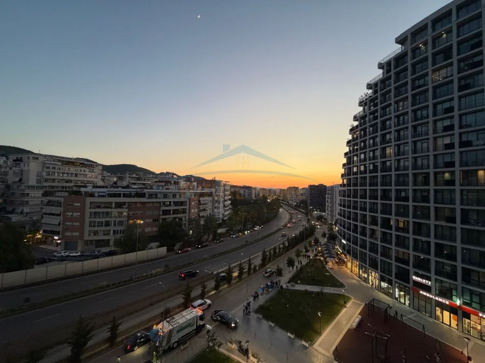 Tirane, jepet me qera ambjent biznesi Kati 6, 270 m² 6.000 € (LAKE VIEW RESIDENCE , Liqeni Artificial)
