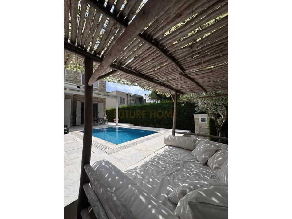 Gjiri Lalezit , Shitet Vile 2 Katshe + Pishine , 200 m² 545.000 € (LURA 3 , GJIRI I LALEZIT)