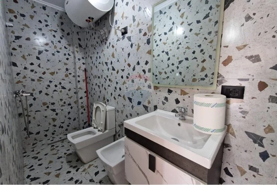 shitet , 86 m² 160.000 € (Shitet apartament 2+1 tek Report Tv)