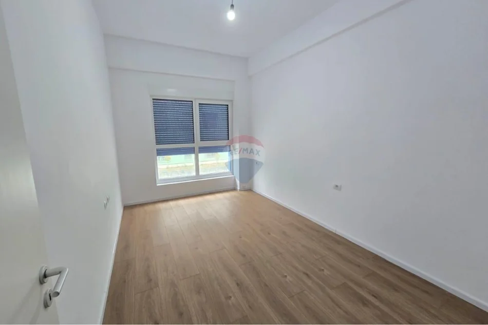 Tirane, shitet apartament 1+1+Ballkon Kati 2, 55 m² 107.000 € (Kompleksi Kaimi)