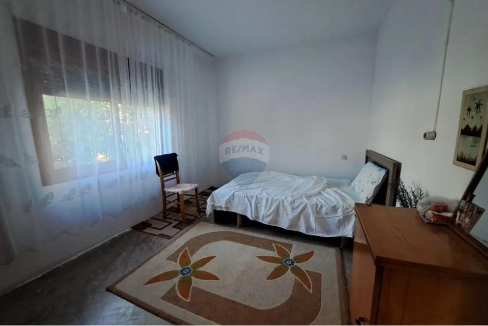 Vlore, shitet shtepi 4+1 Kati 0, 120 m² 140.000 € (Lagjja Karabash, Vlorë)