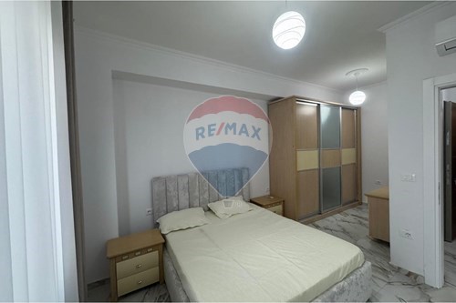 Tirane, jepet me qera apartament 2+1+Ballkon Kati 6, 100 m² 700 € (fusha e Aviacionit)