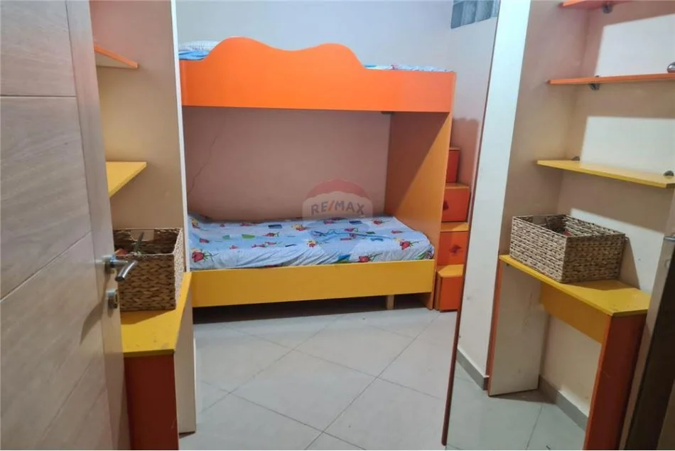 Tirane, jepet me qera apartament 2+1 , 75 m² 500 € (Bill Klinton)