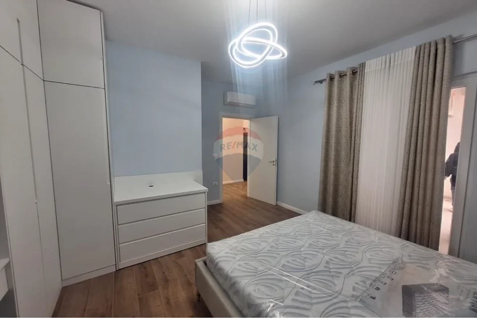 Tirane, jepet me qera apartament , 70 m² 680 € 