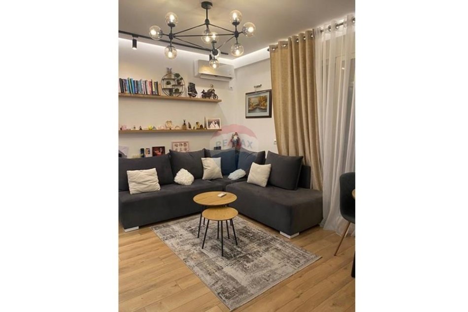 Tirane, jepet me qera apartament 1+1 , 56 m² 501 € 