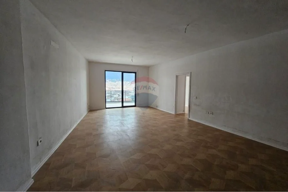 Tirane, shitet apartament , 153 m² 225.000 € 