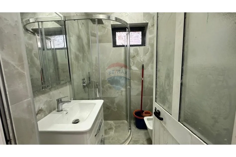 Tirane, jepet me qera garsonier , 66 m² 400 € (9 Katshet)