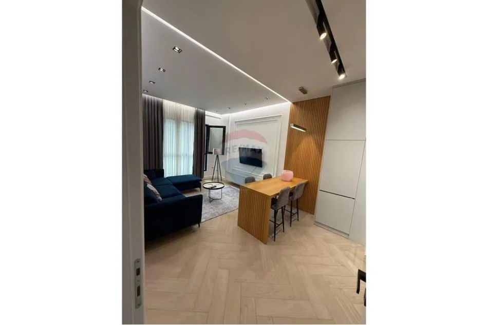 Tirane, jepet me qera apartament 1+1+Ballkon , 66 m² 800 € 