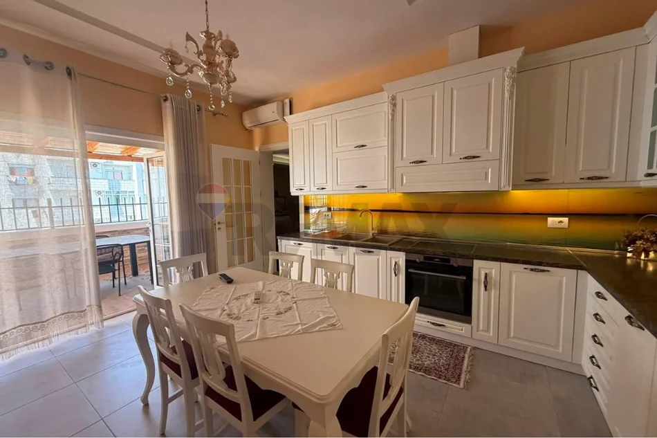 Tirane, jepet me qera apartament , 87 m² 550 € 