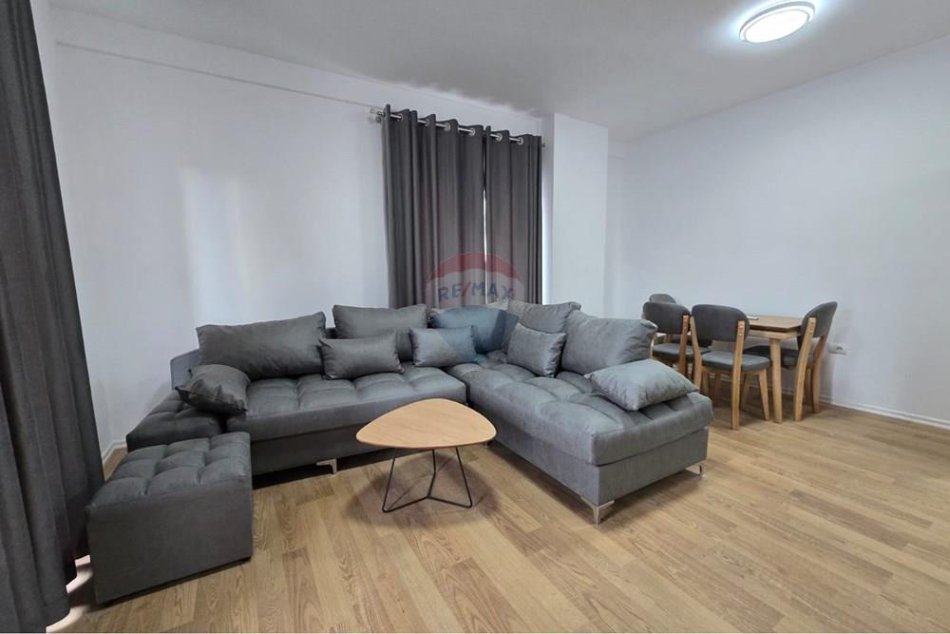 Tirane, jepet me qera apartament 2+1 Kati 5, 101 m² 800 € 