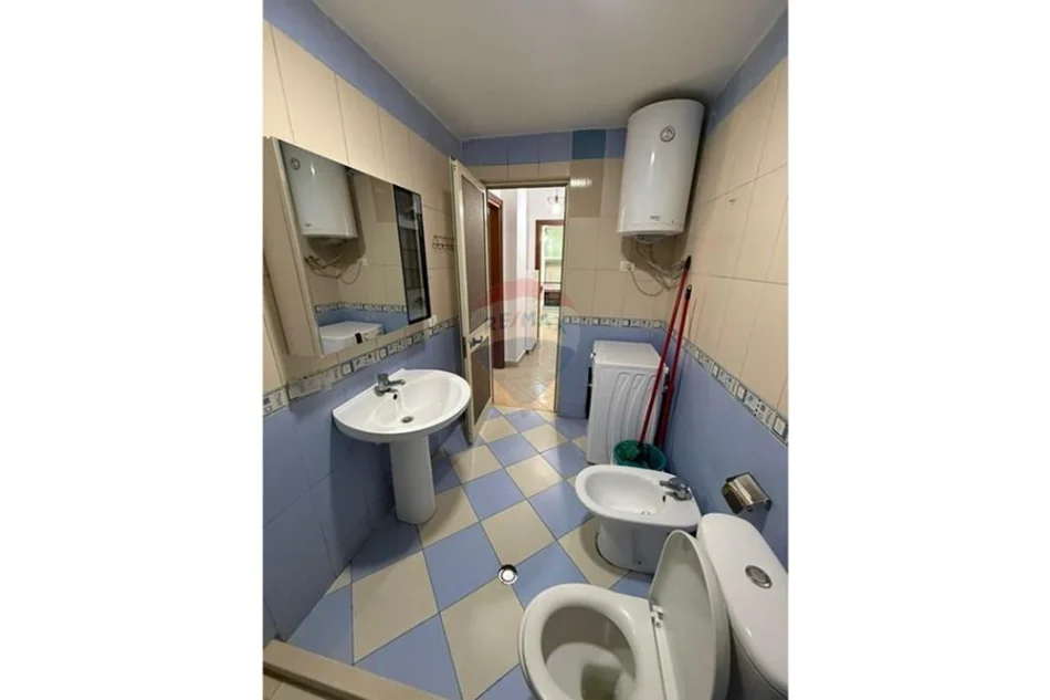 Durres, shitet apartament 1+1+Ballkon Kati 1, 73 m² 115.000 € (Mali I Robit)