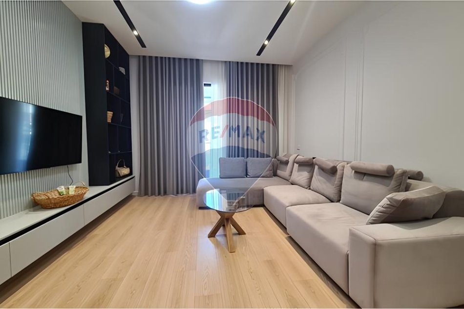 Tirane, jepet me qera 1+1 Kati 5, 65 m² 800 € (21 Dhjetori)