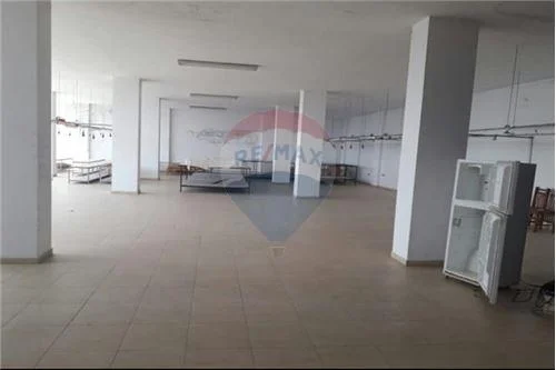 Tirane, jepet me qera ambjent biznesi Kati 0, 960 m² 5.000 Euro (Surrel)