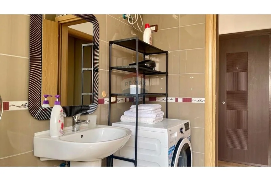 Tirane, jepet me qera apartament 1+1 Kati 8, 70 m² 700 € (Pazari i Ri - Pazari i Ri - Rruga Qemal Stafa, Tiranë)