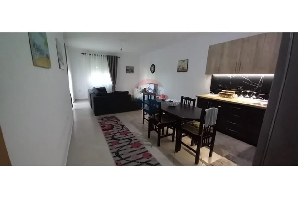 Tirane, jepet me qera apartament 2+1 Kati 2, 110 m² 450 € (linze,Tirane)