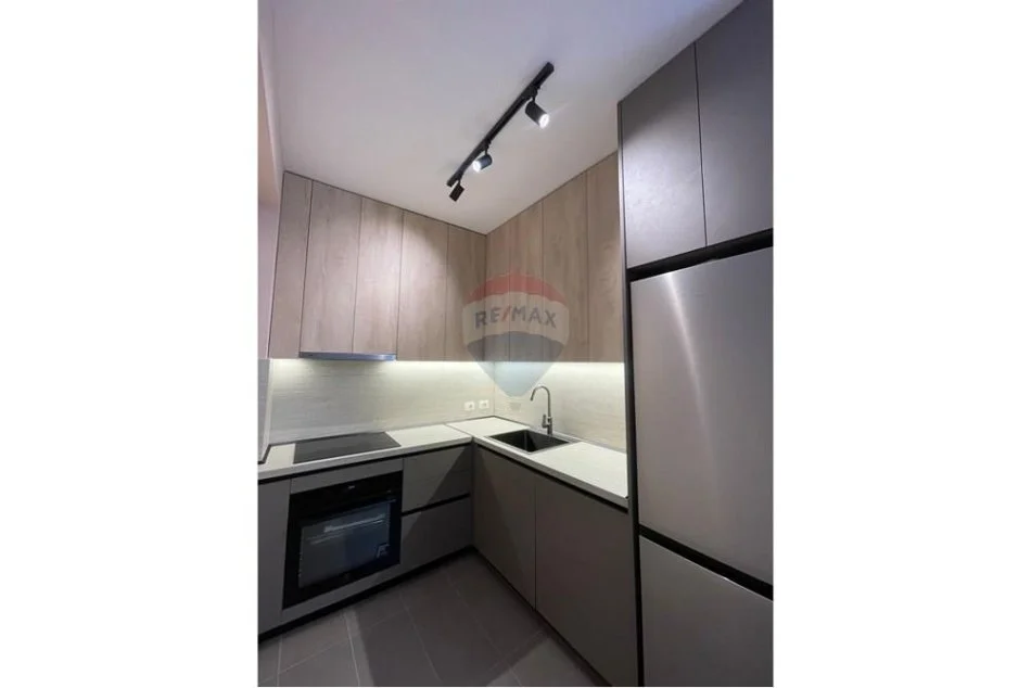 Tirane, jepet me qera apartament 1+1 Kati 3, 49 m² 450 € (Rruga Bamir Topi, Tiranë)
