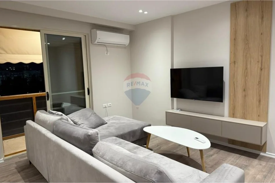 Tirane, shitet apartament 1+1+Ballkon Kati 5, 185.000 € (Rruga Petrp Korcari)