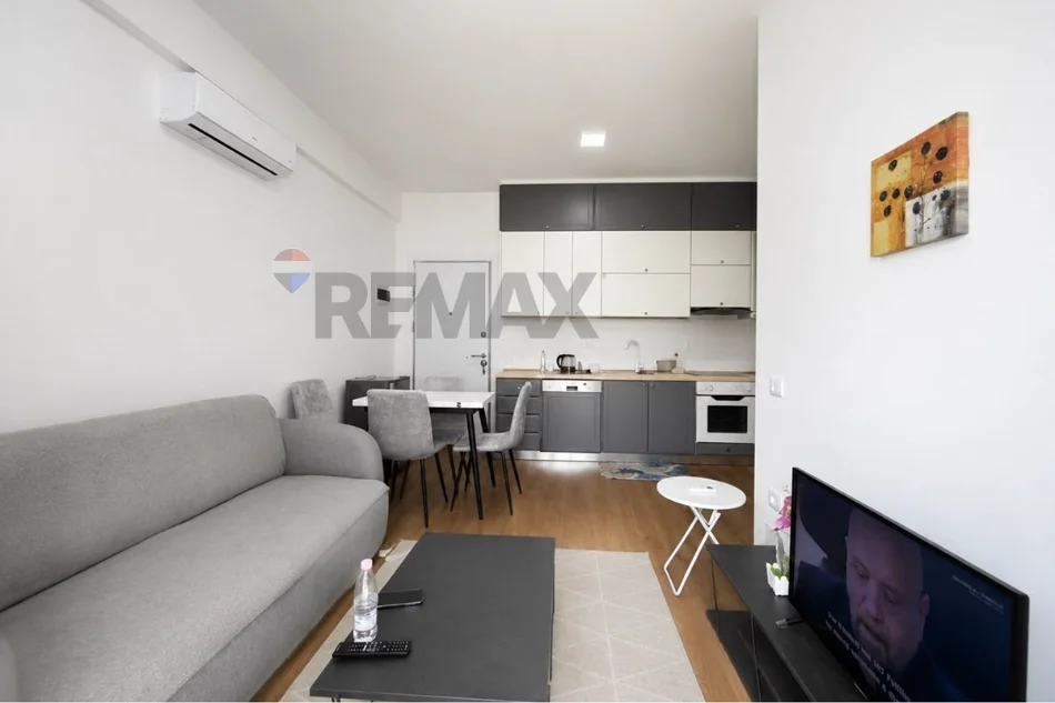 Tirane, shitet apartament 1+1 , 105.000 € (oxa)