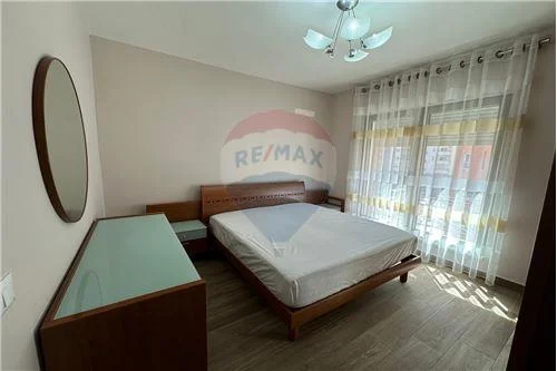 Tirane, jepet me qera apartament 1+1 Kati 3, 70 m² 650 € (Kompleksi Delijorgji, Shqipëri)