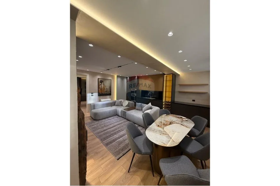 Tirane, jepet me qera apartament 2+1+Ballkon Kati 8, 125 m² 1.300 € (RRUGA E DURRESIT)