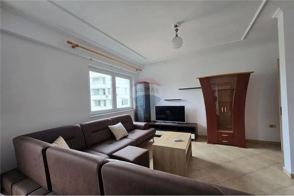 Tirane, jepet me qera apartament 2+1+Ballkon Kati 4, 105 m² 600 € (Jordan Misja)