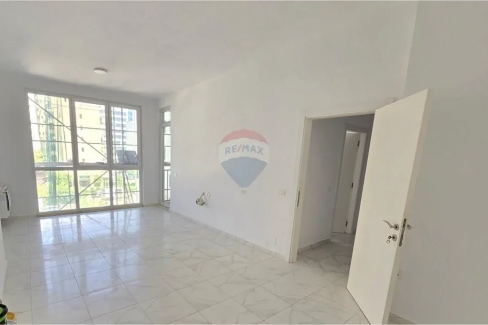 Tirane, jepet me qera , 111 m² 1.065 € (Square 21)
