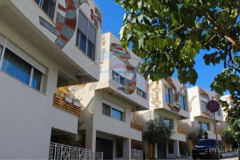 Tirane, shitet garazh | post parkimi , 28 m² 30.000 € 