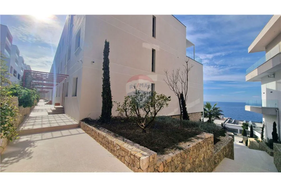 Vlore, shitet apartament 1+1 Kati 3, 76 m² 266.700 € (Rruga Dhimitër Konomi, Vlore)