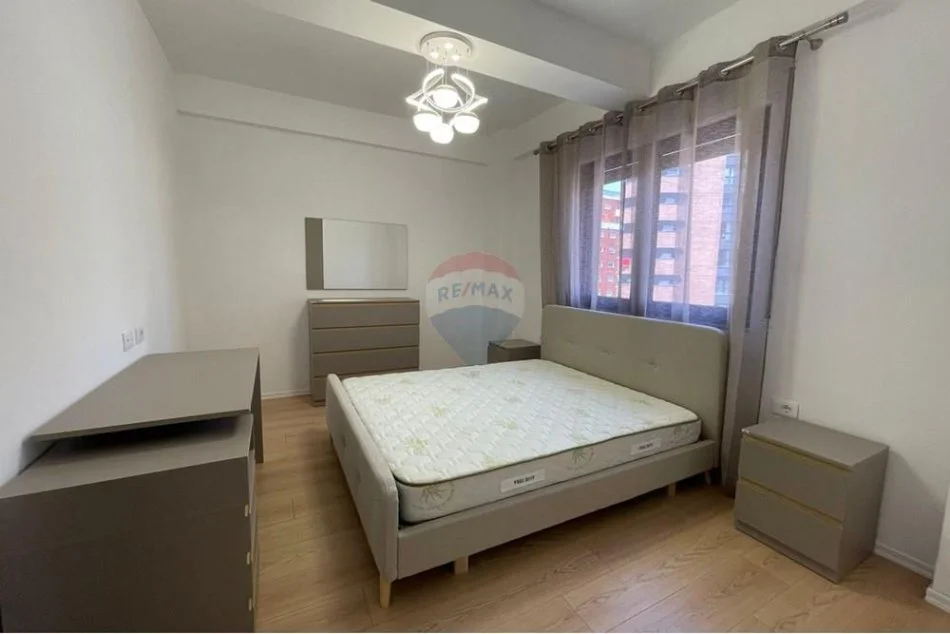 Tirane, jepet me qera apartament 1+1+Aneks+Ballkon Kati 4, 76 m² 500 € (oasis residence)