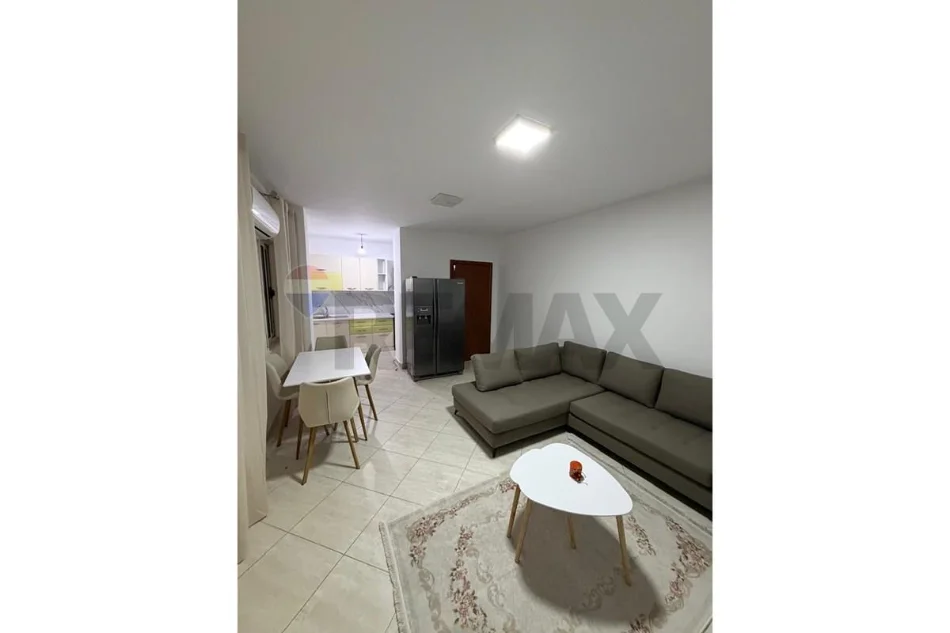 Tirane, jepet me qera apartament , 107 m² 750 € 