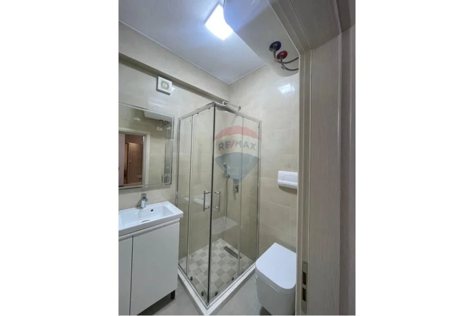 Tirane, jepet me qera apartament 1+1 Kati 3, 49 m² 450 € (Rruga Bamir Topi, Tiranë)