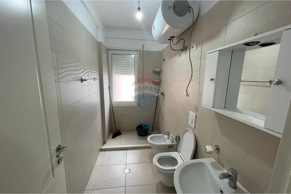 Ish Fusha e Aviacionit, Apartament 1+1 + Post Parkimi - 55.000 Lek