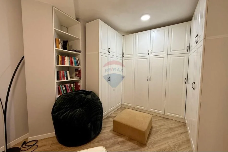 Tirane, jepet me qera apartament 1+1 Kati 3, 82 m² 650 € (Kodra e diellit)