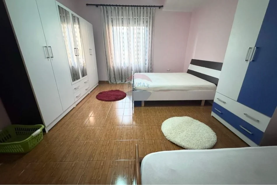 Tirane, jepet me qera apartament 1+1+Ballkon Kati 2, 70 m² 420 € (Qsut Rruga e Dibres)