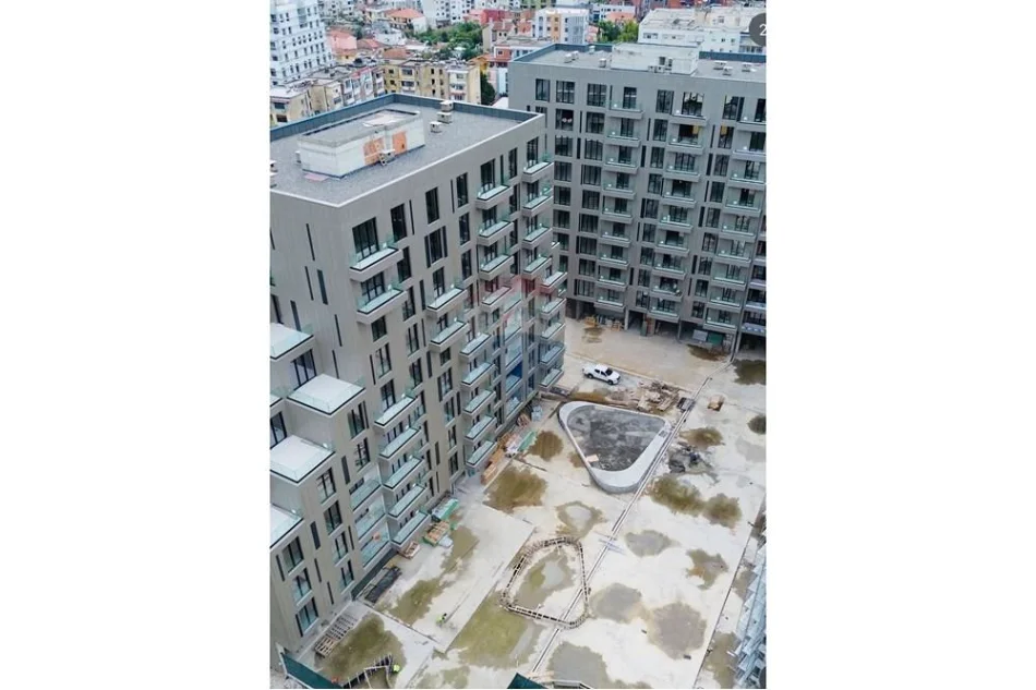 Tirane, shitet , 1.094 m² 2.705.000 € 