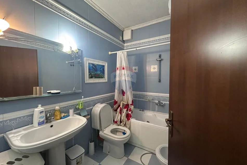 Tirane, jepet me qera apartament Kati 7, 110 m² 1.040 € 