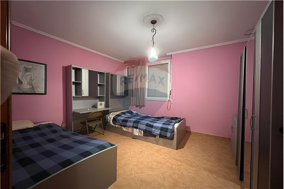 Tirane, jepet me qera apartament 1+1 , 100 m² 700 € (Myslym Shyri)