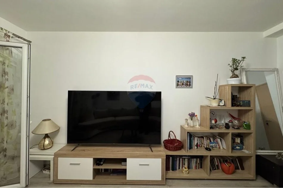 Shqiperi, shitet apartament 2+1 , 